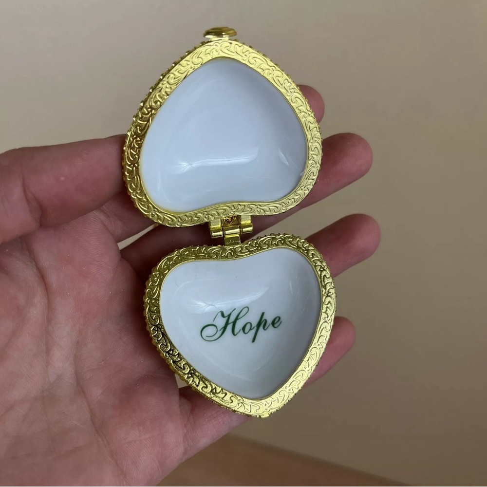 3 Valerie Parr Hill Porcelain Hearts Hope Peace Laughter Memory Trinket Ornament - Picture 4 of 12
